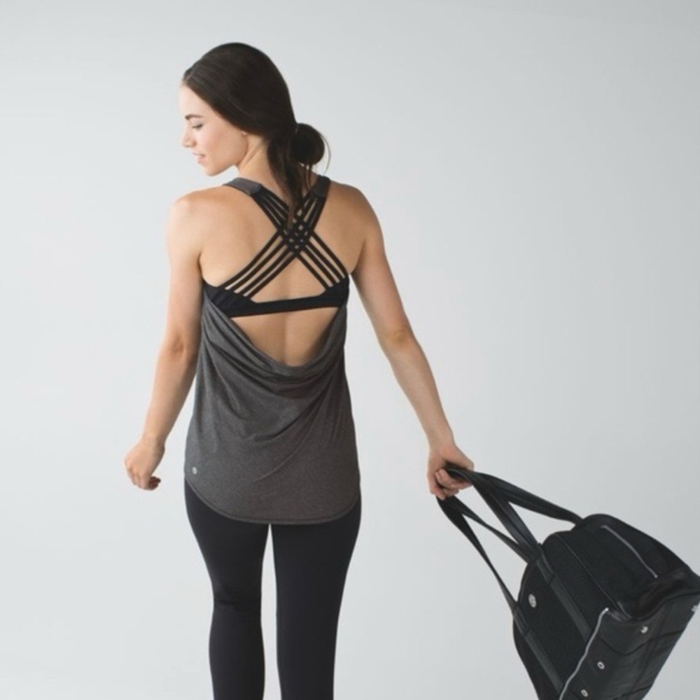 Lululemon Free to be Wild tank sz 2